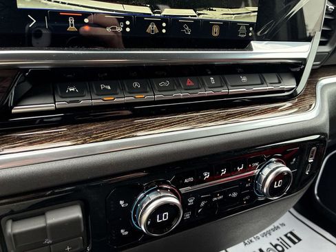 New 2026 GMC Sierra 1500 SLE w/ Preferred Package AWD/4WD image 17