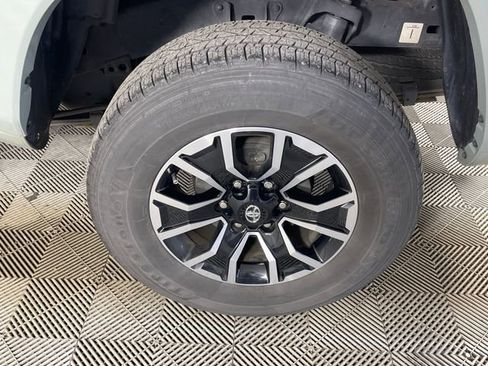 Used 2022 Toyota Tacoma TRD Sport AWD/4WD image 19