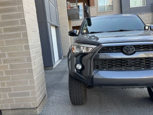 Used 2016 Toyota 4Runner SR5 Premium AWD/4WD image 10