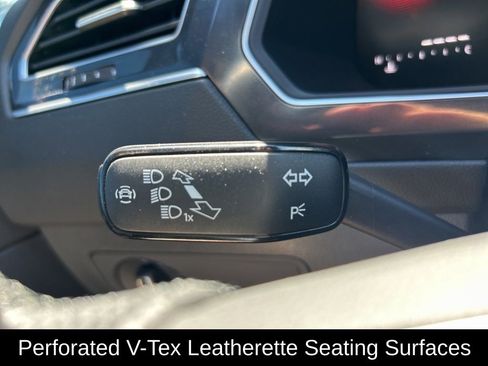 Certified 2024 Volkswagen Tiguan SE R-Line image 23