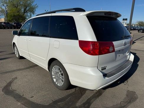 Used 2008 Toyota Sienna XLE FWD image 8