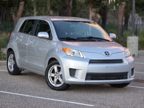Used 2010 Scion xD image 4