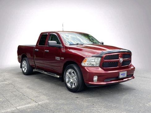 Used 2017 RAM 1500 Express RWD image 2