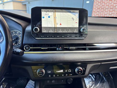 Used 2022 Mitsubishi Outlander SE image 18