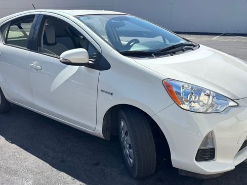 Used 2014 Toyota Prius C One FWD image 2