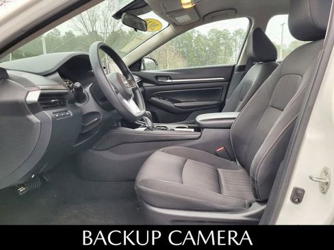 Used 2023 Nissan Altima 2.5 SV image 5