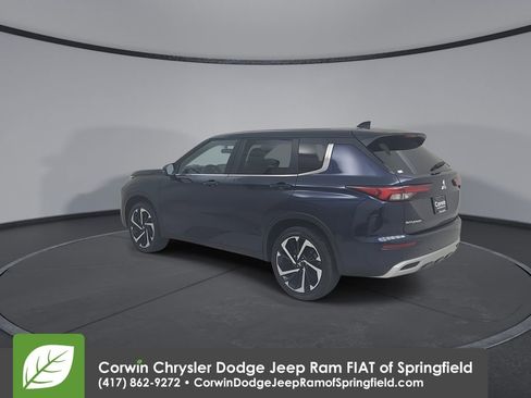 Used 2024 Mitsubishi Outlander SE image 11