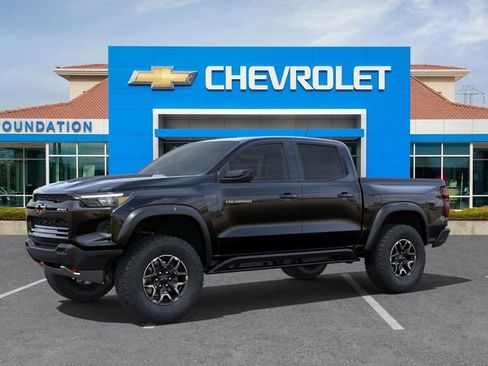 Used 2025 Chevrolet Colorado ZR2 w/ Technology Package image 2