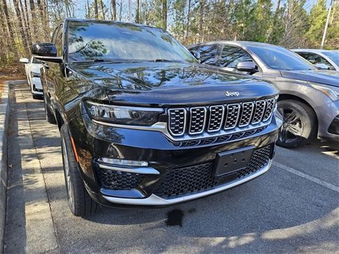 Used 2022 Jeep Grand Cherokee Summit w/ Luxury Tech Group V image 4