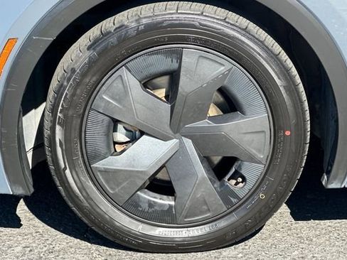 Used 2024 Toyota Prius LE image 30