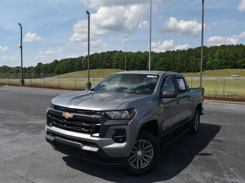Used 2023 Chevrolet Colorado LT w/ LT Convenience Package II RWD image 6