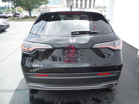 Used 2025 Honda HR-V Sport image 8