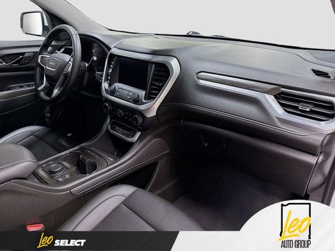 Used 2023 GMC Acadia SLT FWD image 32