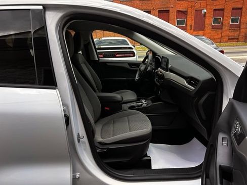 Used 2022 Ford Escape SE FWD image 14