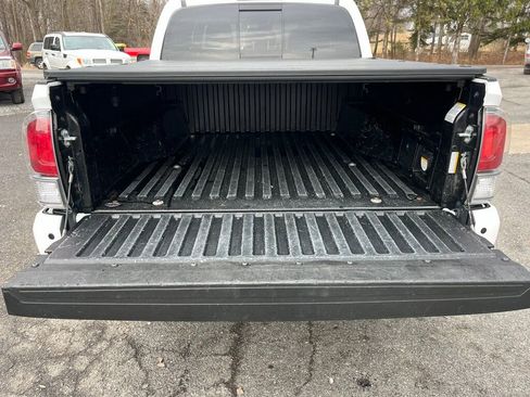 Used 2022 Toyota Tacoma 4x4 Double Cab image 12