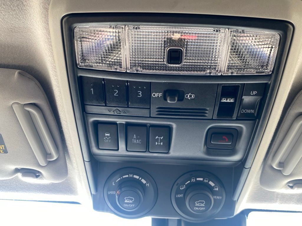 Used 2024 Toyota 4Runner TRD Off-Road Premium w/ Moonroof Package AWD/4WD image 24