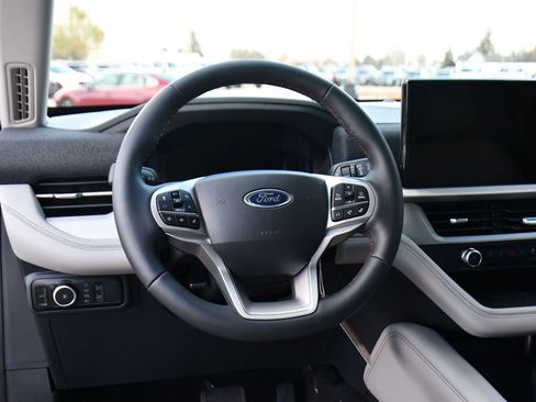 Used 2026 Ford Explorer Active w/ Active Comfort Package AWD/4WD image 12