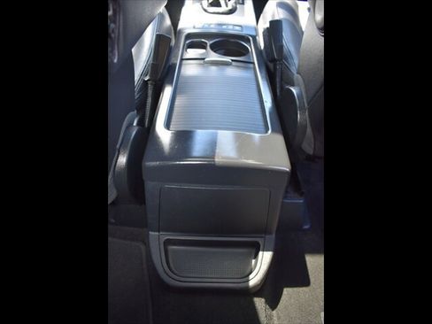 Used 2014 Land Rover LR2 AWD/4WD image 28