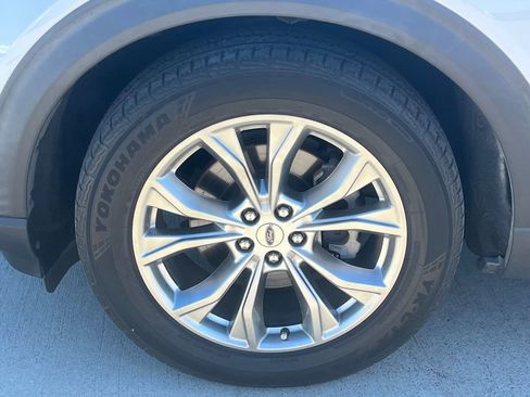 Used 2020 Ford Explorer XLT w/ Equipment Group 202A image 9