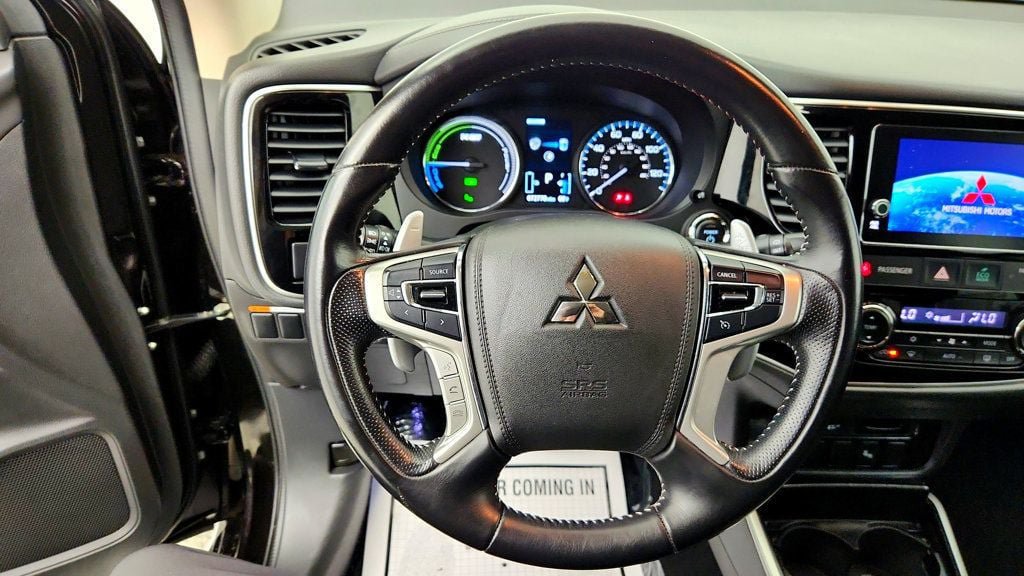 Used 2018 Mitsubishi Outlander SEL AWD/4WD image 13
