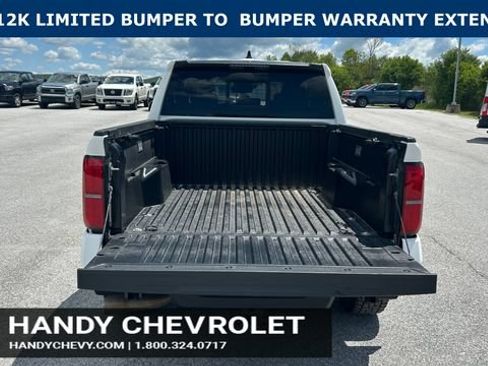 Used 2025 Toyota Tacoma SR5 AWD/4WD image 5