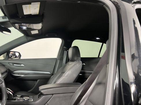 Used 2025 Cadillac XT4 Premium Luxury w/ Cold Weather Package image 31