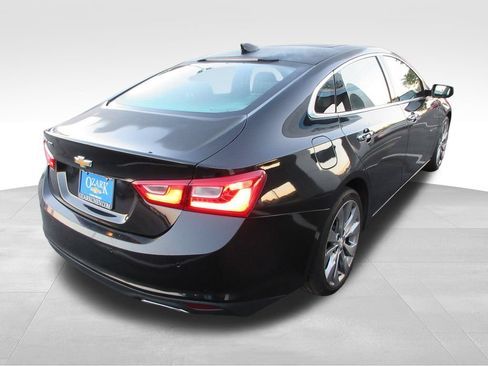 Used 2016 Chevrolet Malibu Premier w/ Driver Confidence Package FWD image 5