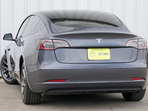 Used 2023 Tesla Model 3 Standard Range image 6