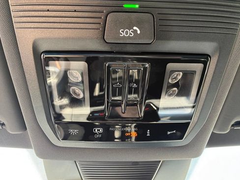 Used 2025 Volkswagen Tiguan SE R-Line AWD/4WD image 20