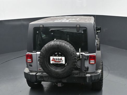 Used 2016 Jeep Wrangler Unlimited Sport w/ Connectivity Group AWD/4WD image 30