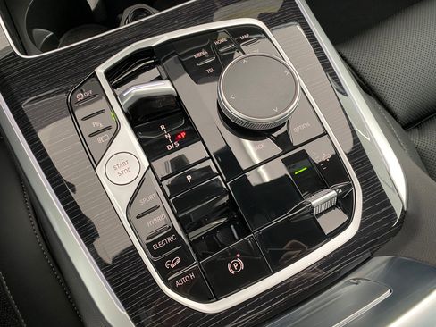 New 2026 BMW X5 xDrive50e w/ M Sport Package image 18