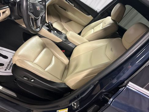 Used 2017 Cadillac XT5 FWD image 11