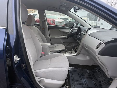 Used 2013 Toyota Corolla image 19