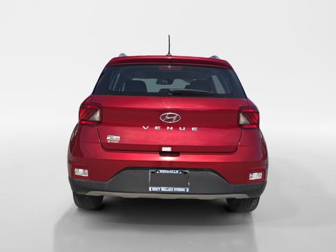 Used 2025 Hyundai Venue SEL FWD image 4