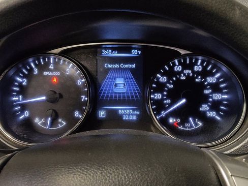Used 2016 Nissan Rogue S FWD image 23