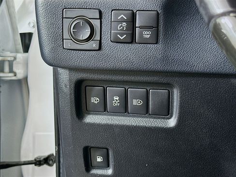 Used 2020 Lexus GX 460 Premium image 17