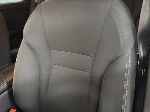 Used 2024 Nissan Rogue S FWD image 18