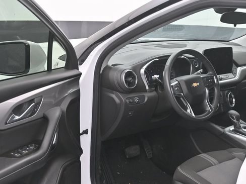 Used 2024 Chevrolet Blazer LT FWD image 11