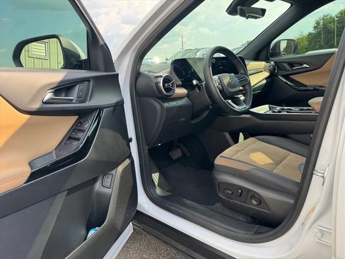 Used 2026 Chevrolet Equinox ACTIV w/ Safety and Technology Package FWD image 15