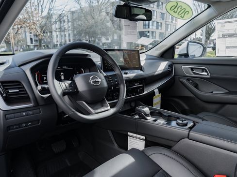 New 2026 Nissan Rogue Platinum image 21