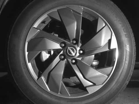 Used 2025 Nissan Rogue SV FWD image 12