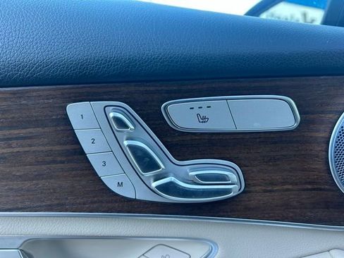 Used 2020 Mercedes-Benz GLC 300 4MATIC image 15