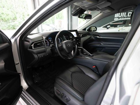 Used 2021 Toyota Camry SE FWD image 8