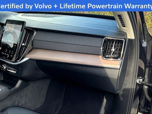 Certified 2025 Volvo XC90 B6 Plus image 21