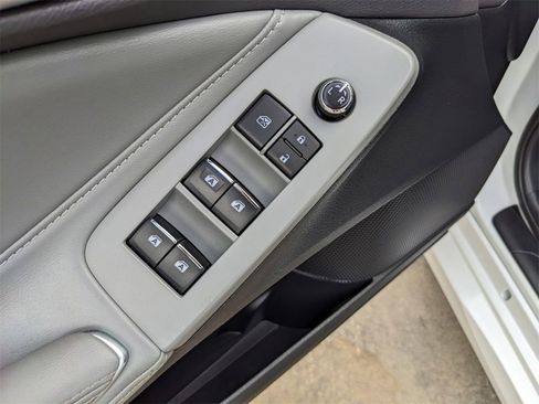 Used 2019 Toyota Avalon XLE w/ Moonroof Package image 28