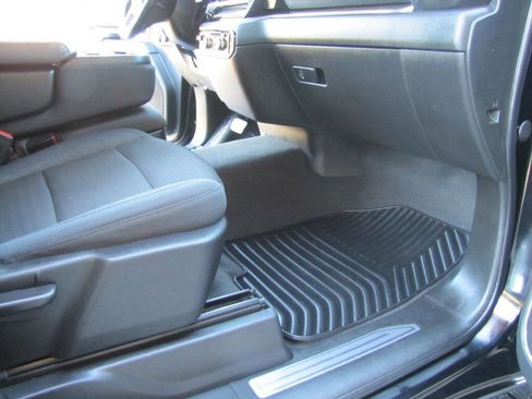 Used 2024 GMC Sierra 2500 SLE w/ SLE Convenience Package image 24