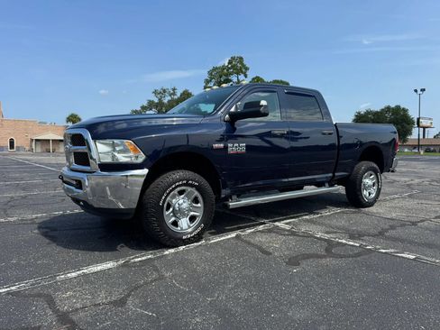 Used 2016 RAM 2500 Tradesman w/ Chrome Appearance Group AWD/4WD image 2