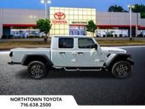 Used 2025 Jeep Gladiator Mojave w/ Safety Group AWD/4WD image 29