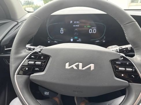 Certified 2023 Kia Niro FWD image 22