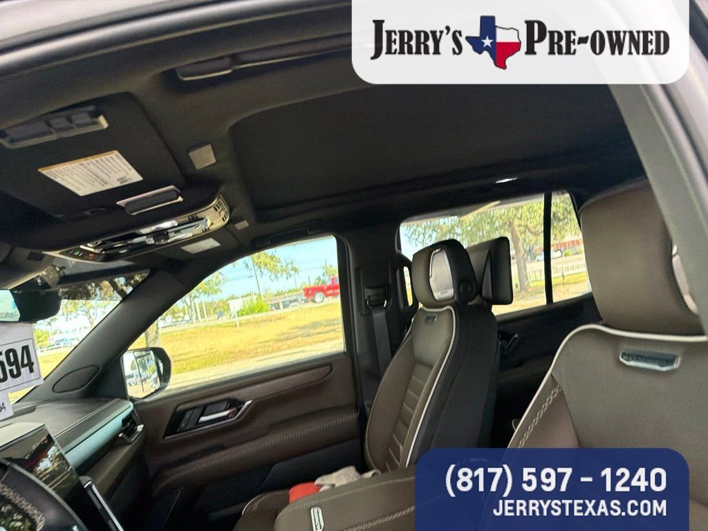 Used 2026 GMC Yukon Denali Ultimate AWD/4WD image 9